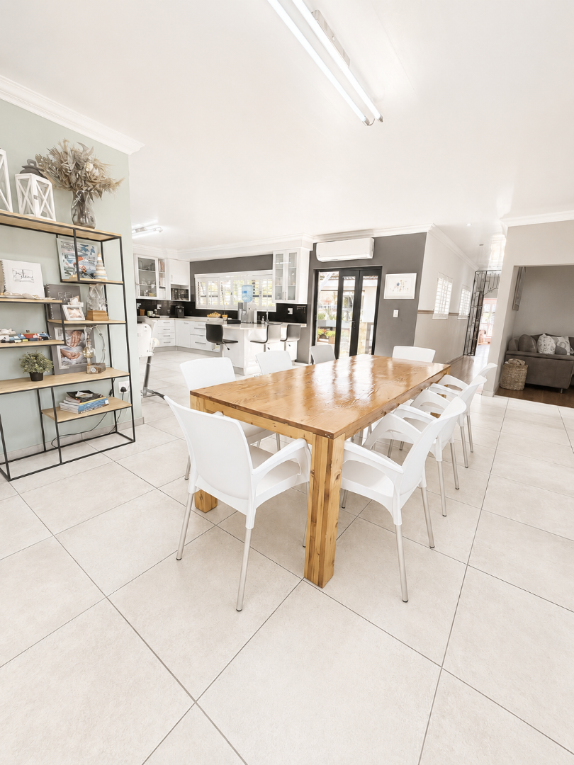 5 Bedroom Property for Sale in Flamwood North West